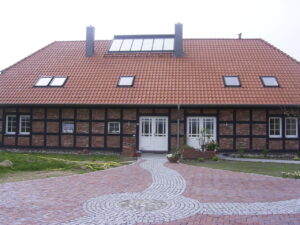 Fachwerkhaus mit Hofpflaster